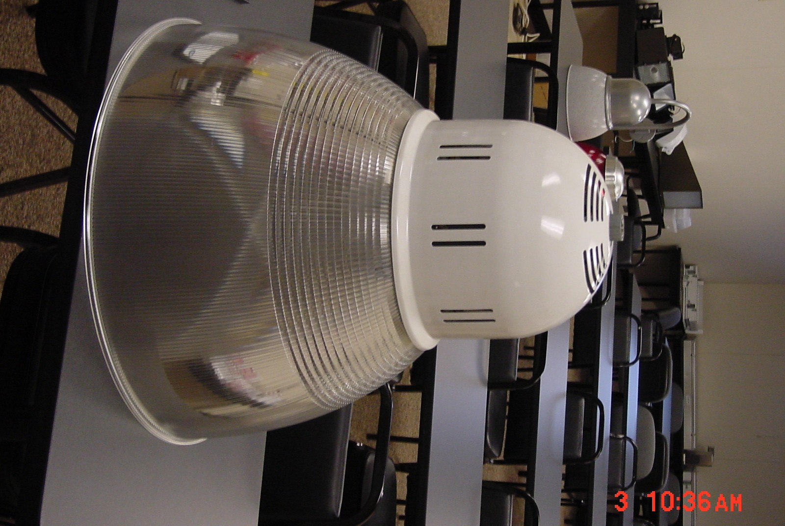 picture of recalled light fixture